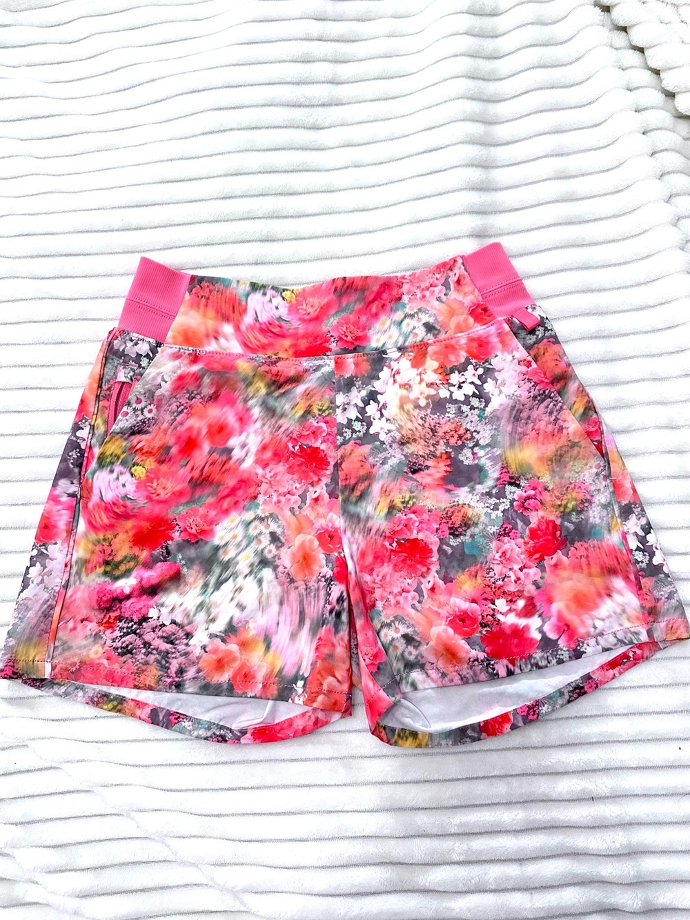 Athleta Brooklyn Printed Floral Shorts - Pink